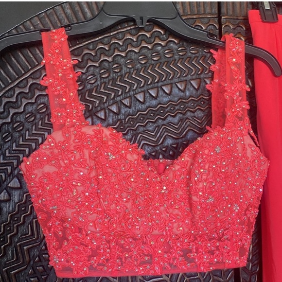 🪸La Femme Two Piece Beaded Pink Grapefruit Coral 2 Piece Prom Formal Dress - Picture 5 of 13